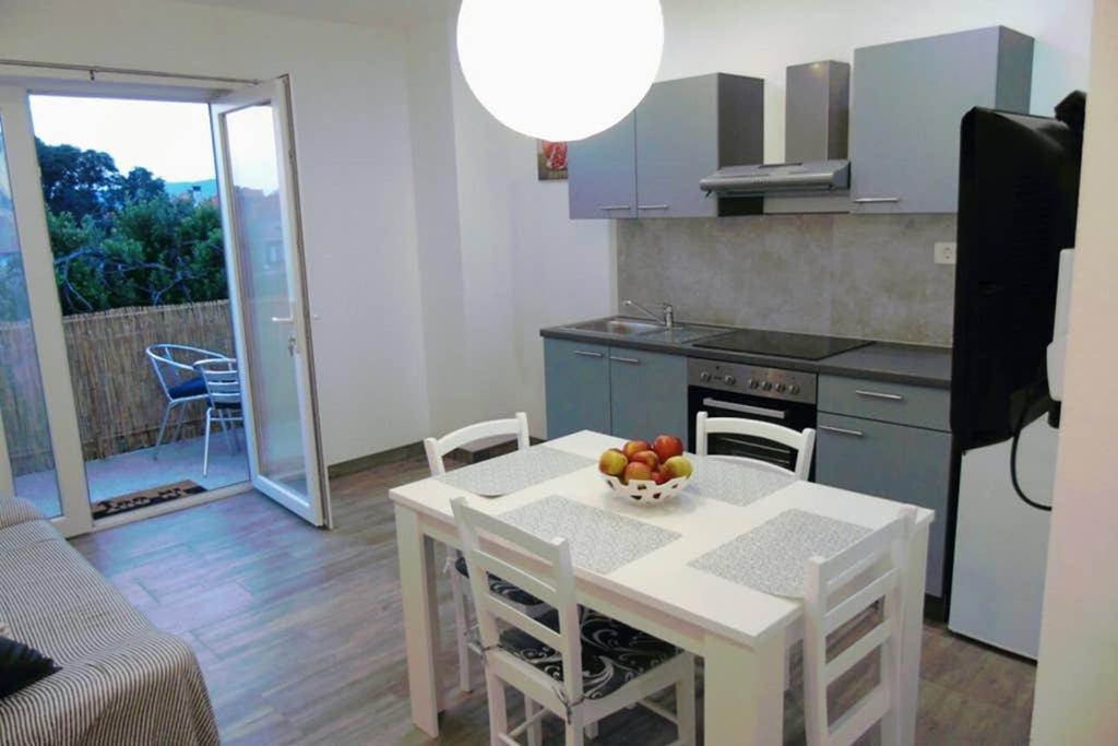 Apartman Greta Sukošan Esterno foto