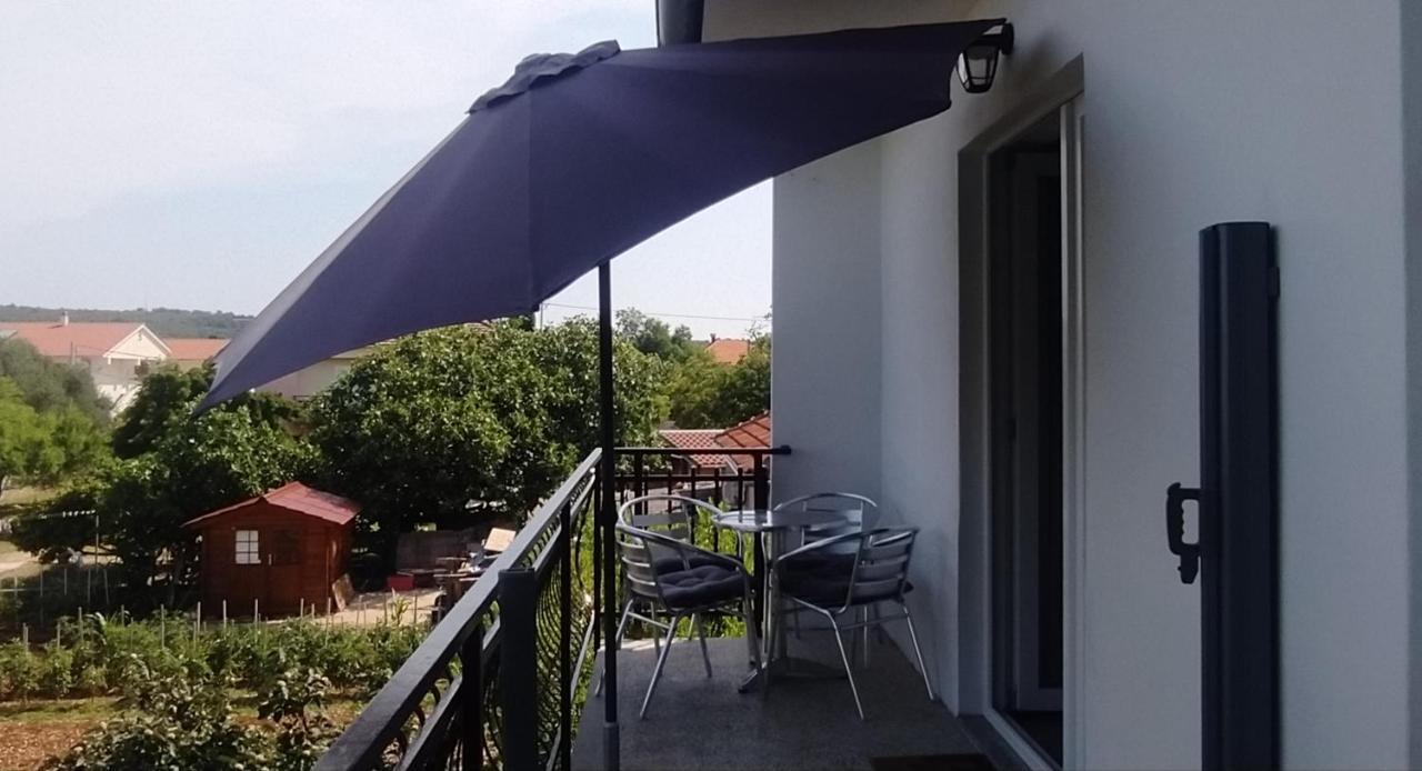 Apartman Greta Sukošan Esterno foto