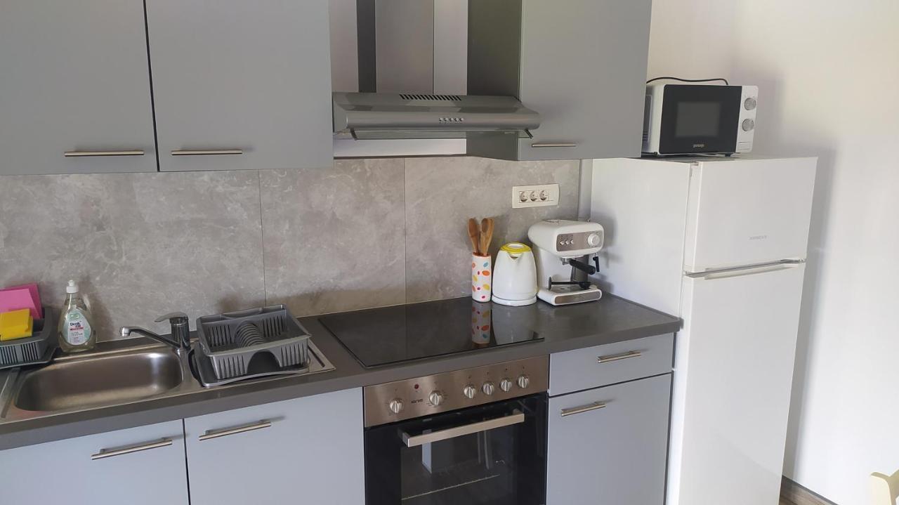Apartman Greta Sukošan Esterno foto