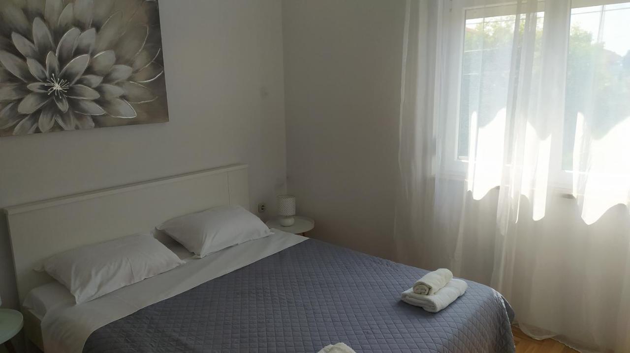 Apartman Greta Sukošan Esterno foto