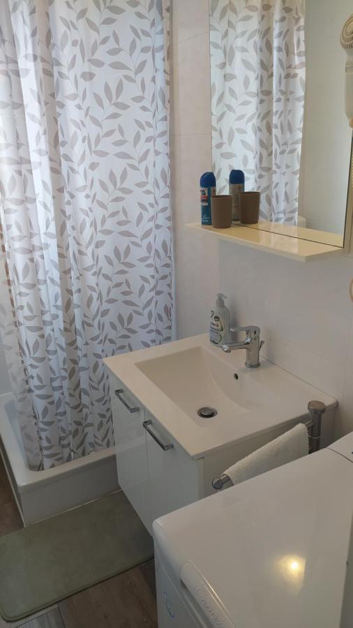 Apartman Greta Sukošan Esterno foto