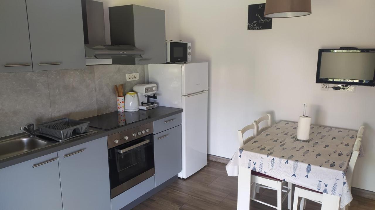 Apartman Greta Sukošan Esterno foto