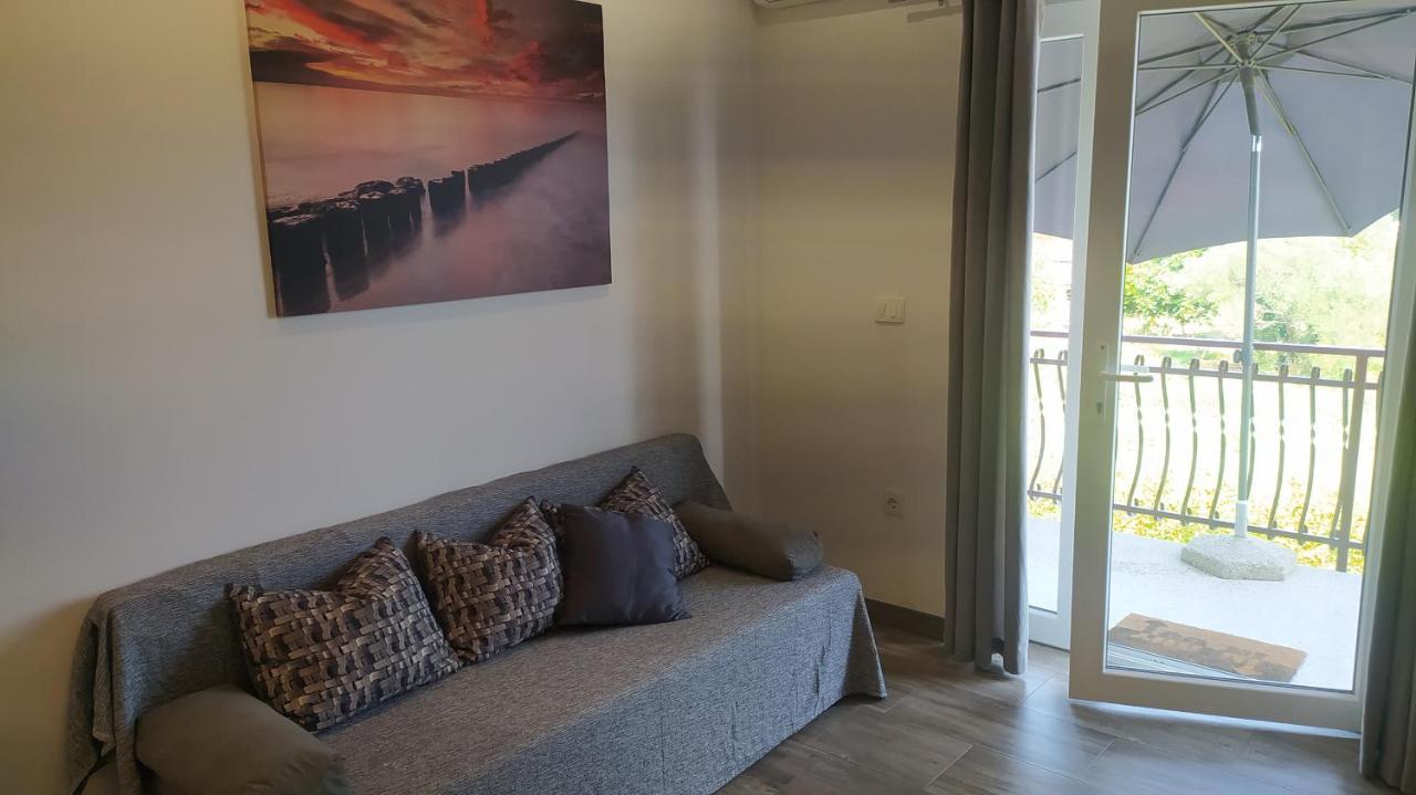 Apartman Greta Sukošan Esterno foto