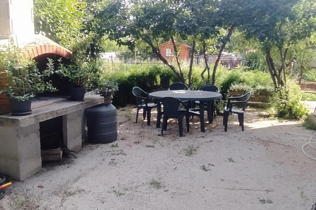 Apartman Greta Sukošan Esterno foto